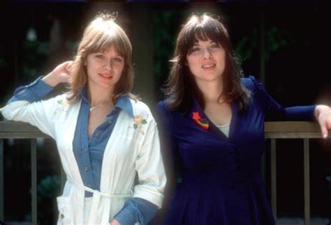 The Heart Band Sisters: 33 Lovely Pics of Ann and Nancy Wilson。